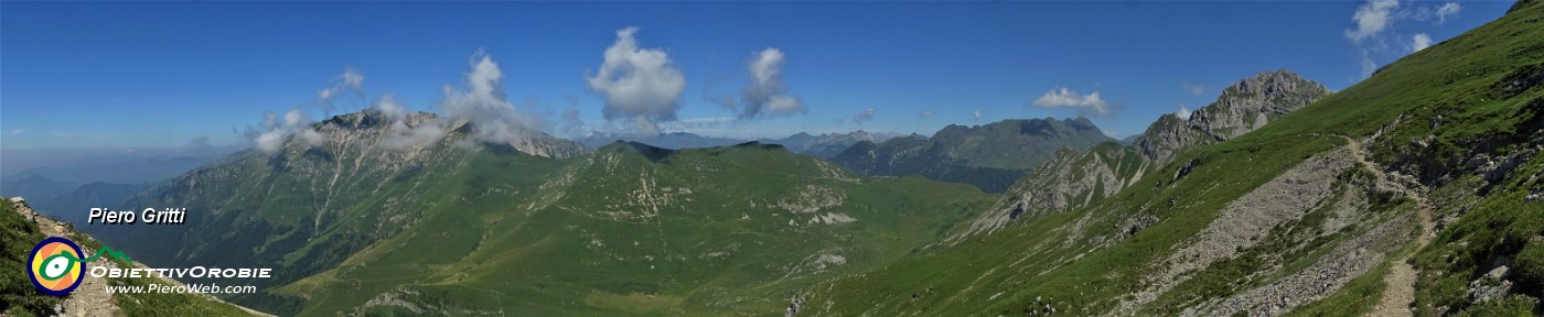 30 Il Sentiero dei fiori 244 tra Val d'Arera e Passo di Gabbia-Mandrone.jpg